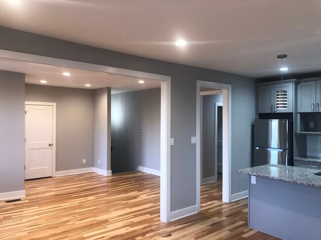 Building Photo - 6438 San Bonita Ave