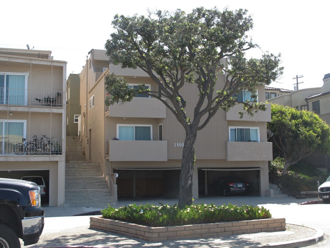 Building Photo - 1800 Hermosa Ave