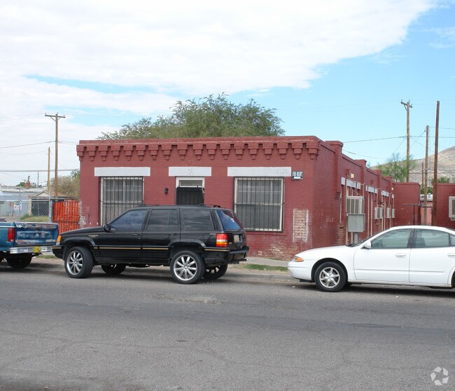 Building Photo - 2123 Central Ave