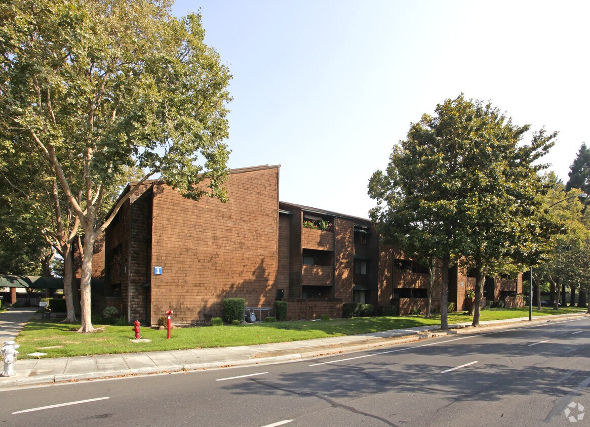 Shorebreeze Apartments Apartments in Mountain View, CA