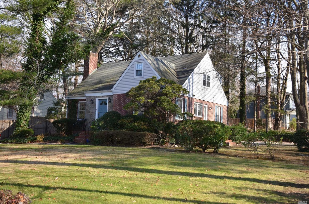 Primary Photo - 150 Melville Rd