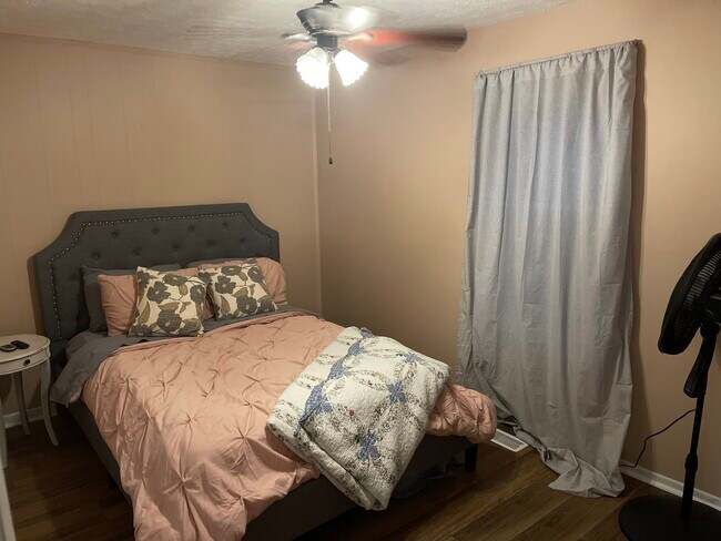 Foto del edificio - 4496 Logwood Ln