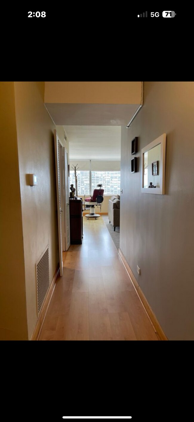 Foto del edificio - 6301 N Sheridan Rd