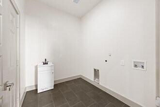 Building Photo - 11137 Rd 5503