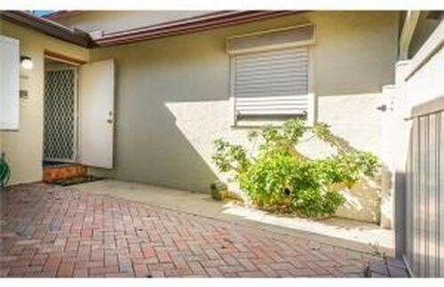 Building Photo - 1800 NE 39th Ct
