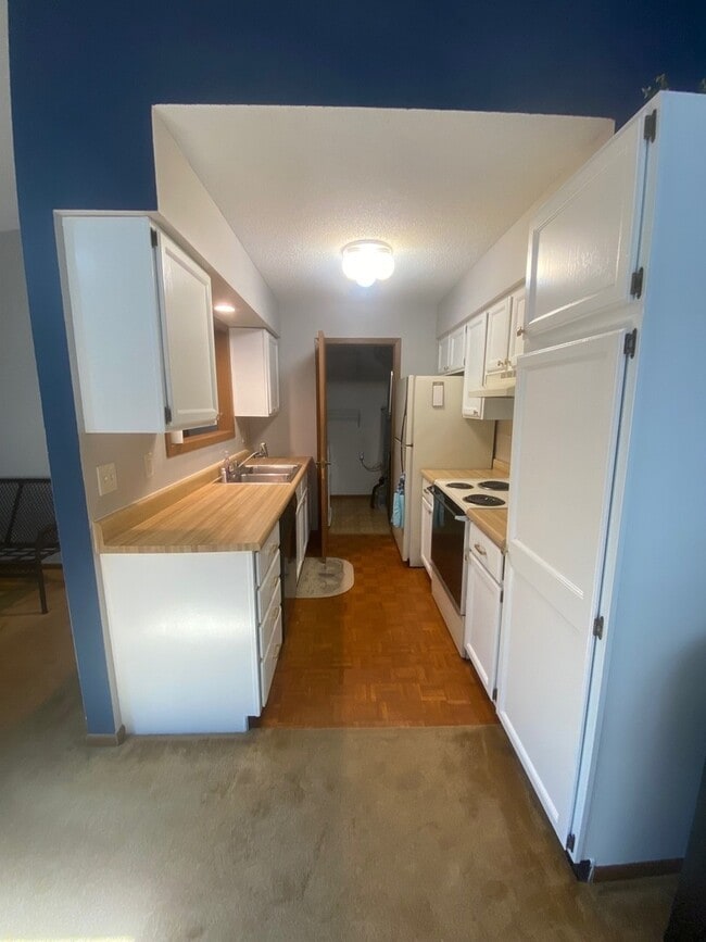Building Photo - 1826 Kerrybrook Ct