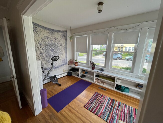 Sunroom - 98 Lauriston St