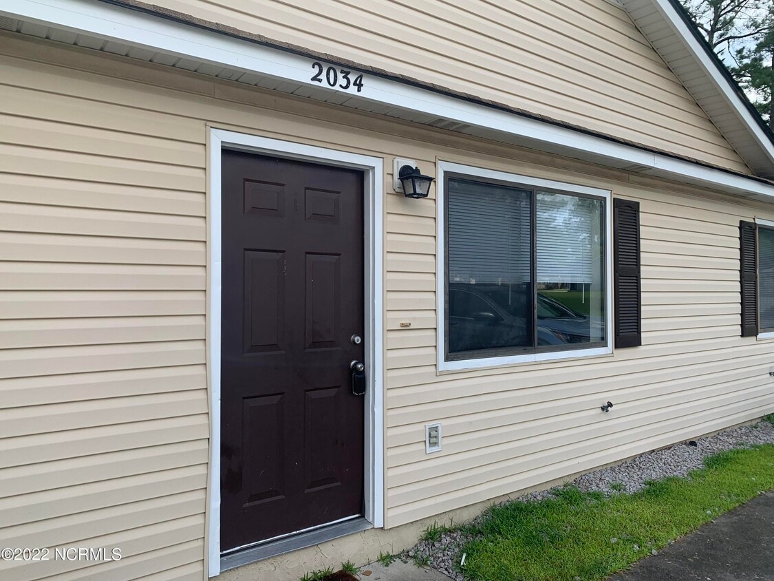 2034 Countrywood Blvd, Jacksonville, NC 28540 House Rental in