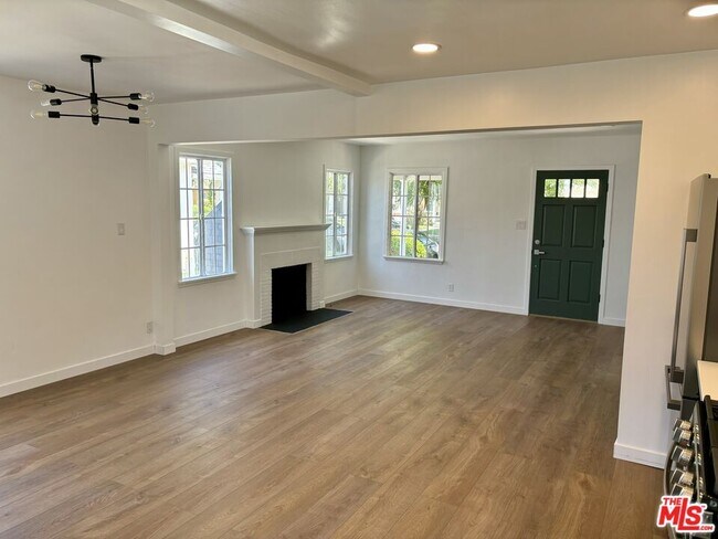 Foto del edificio - 3721 Potomac Ave