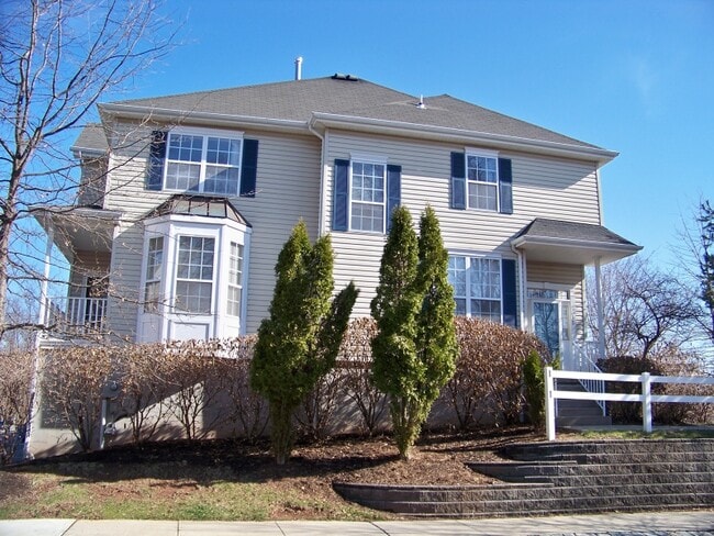 Building Photo - 17 Brentwood Ct