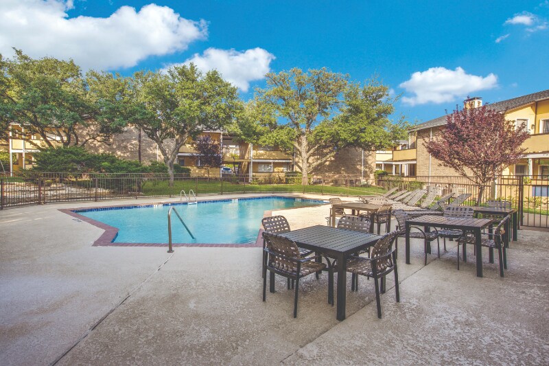 Foto principal - 9001 S Normandale St