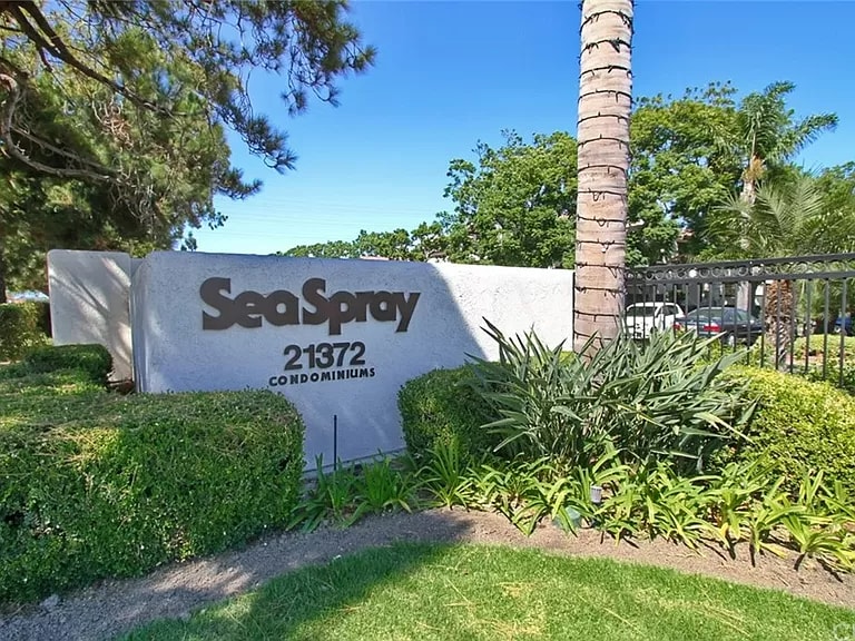 Photo - 21372 Brookhurst St (Huntington Beach, CA)