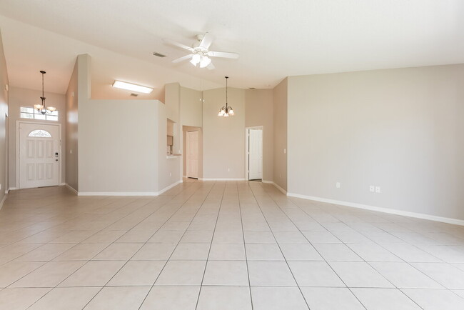 Foto del edificio - 1237 Alpine Lake Dr