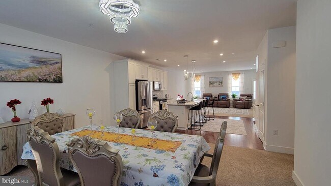 Foto del edificio - 418 SADIE Ave