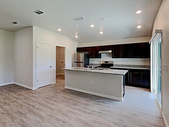 Home--near Oakleaf and Argyle!! photo'