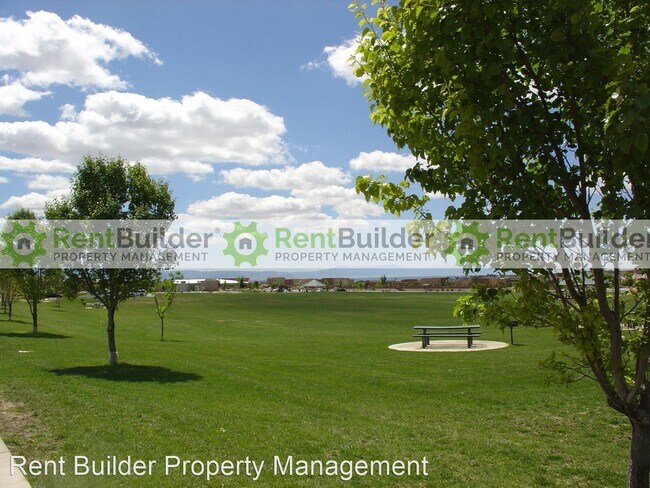 Foto del edificio - 3 br, 2 bath House - 2313 Delfinio Dr. SE