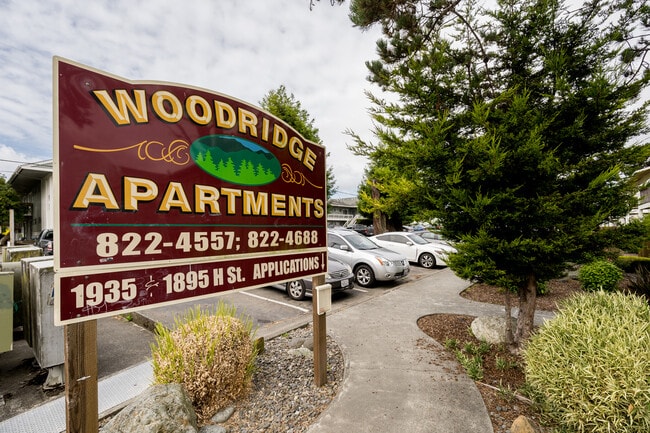 Woodridge Apartments sign - Woodridge