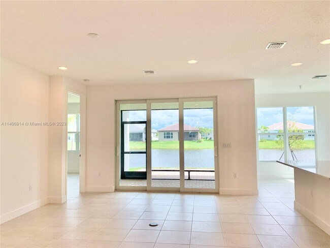 Building Photo - 13582 SW Oceanus Blvd