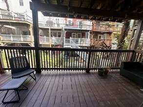 Building Photo - 474 E 7th St