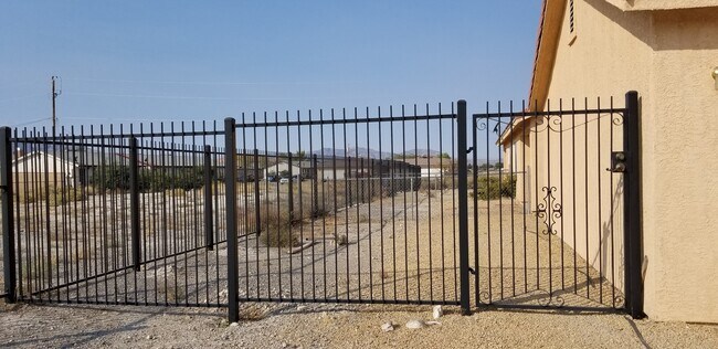 Building Photo - 1070 Potro Ave