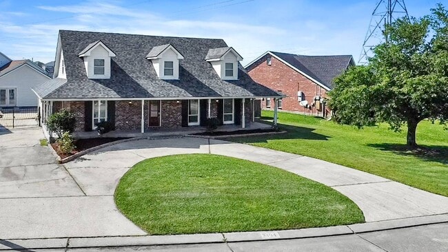 Building Photo - 3404 Lake Lynn Dr