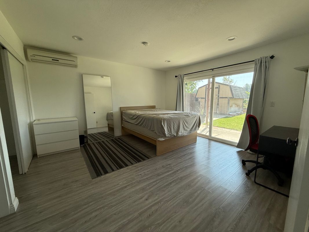 Primary Photo - 1010 Twin Canyon Ln