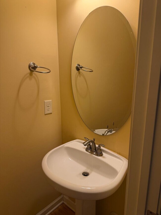 Foto del edificio - 6147 Neuse Wood Dr