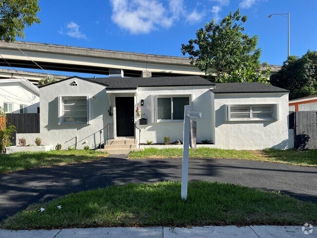 Building Photo - 736 NW 41st St
