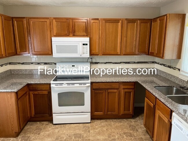 Photo - Well Maintained 2 bedroom, 1 Bath home