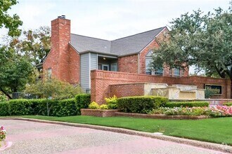 Building Photo - 12660 Hillcrest Rd