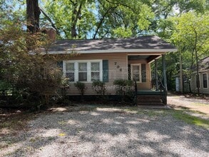 Building Photo - 736 Echles St