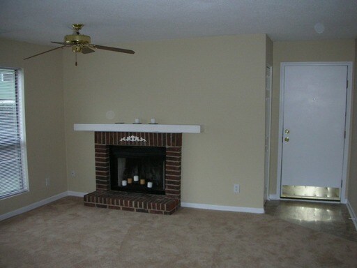 Building Photo - 8200 Cedar Glen Dr