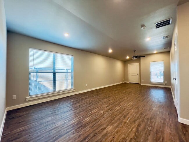 Building Photo - MOVE-IN SPECIAL: Beautiful 3-Bedroom, 2-Bathroom Duplex in Wolfforth – Frenship ISD!