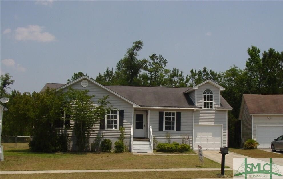 Primary Photo - 38 Leeward Dr
