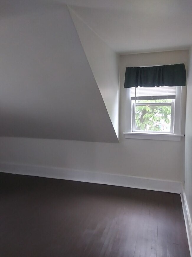 Building Photo - 713-713-713-712 13th Ave