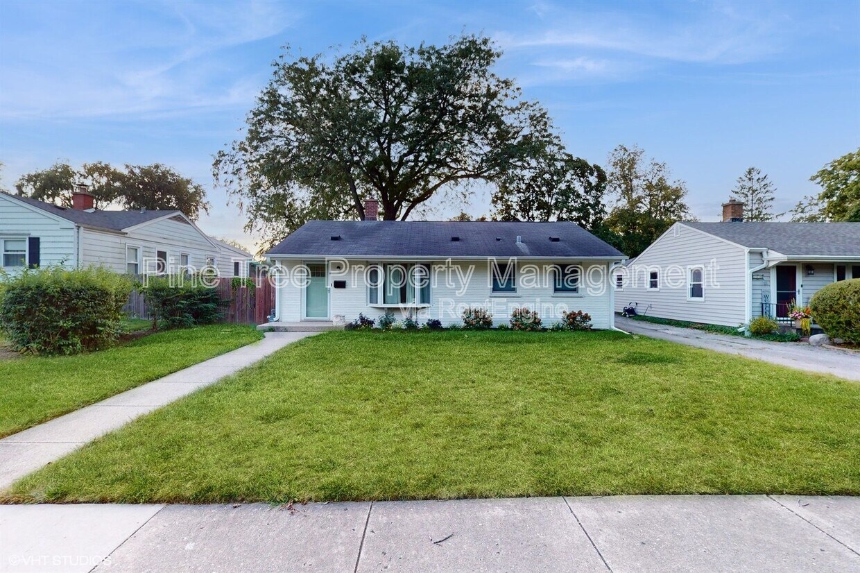 Primary Photo - 214 Lagoon Dr