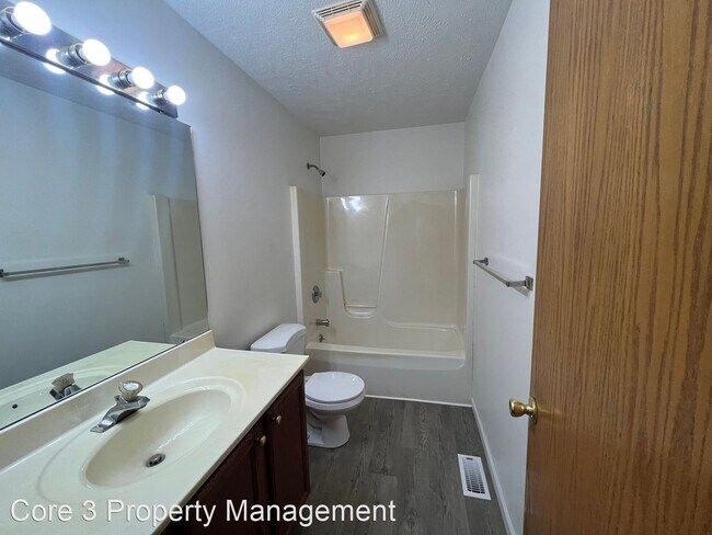 Foto del edificio - 3 br, 2 bath House - 2004 Finch Haven