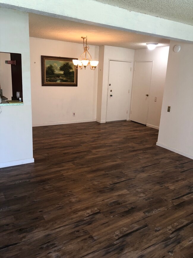 Foto del edificio - 5460 White Oak Ave