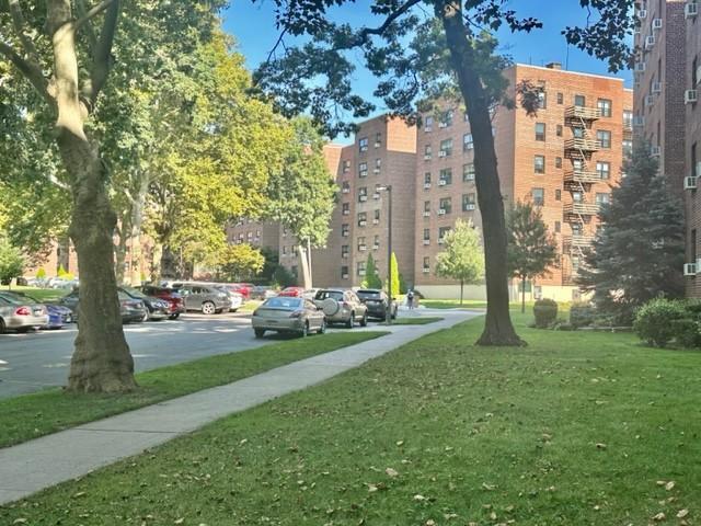 Foto del edificio - 1 bedroom in OAKLAND GARDENS NY 11364