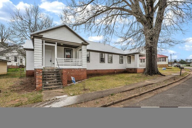 Foto del edificio - Updated 2-Bedroom Duplex – $800/month | Ta...