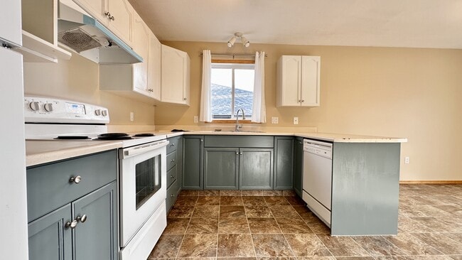 Building Photo - 9105-113A 113a Ave