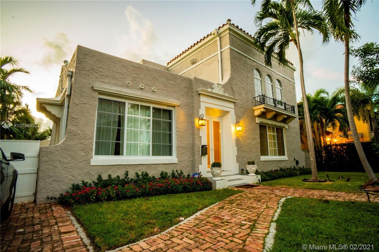 Foto principal - 2318 Prairie Ave