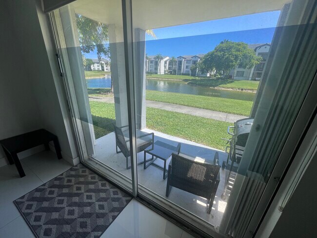 Foto del edificio - 4520 NW 107th Ave