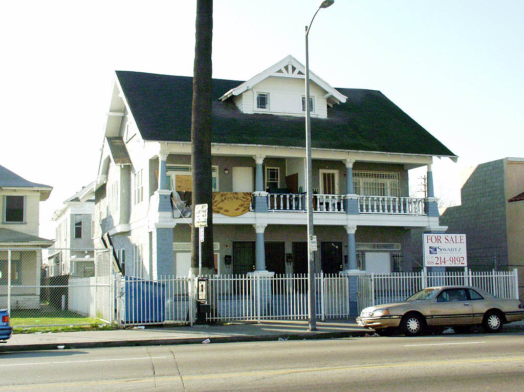 Primary Photo - 232-234 Vernon Ave