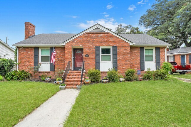 Foto del edificio - Charming 3-Bedroom Home in Savannah’s Parkside Neighborhood