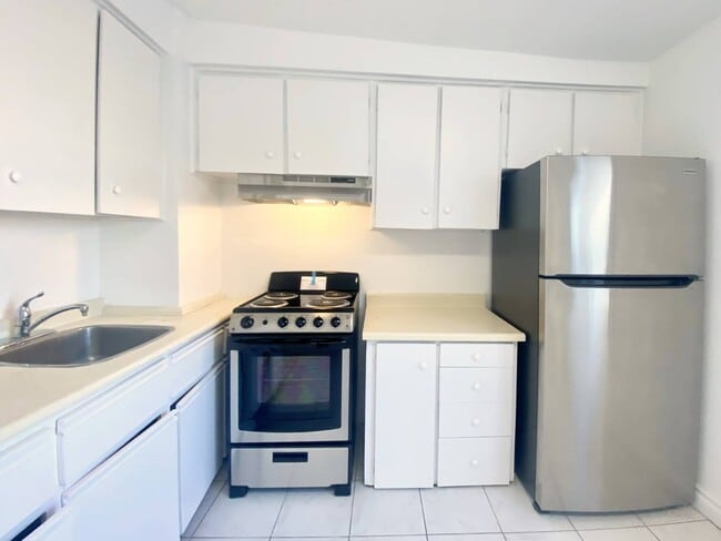 Photo du bâtiment - 195 Blackthorn Ave