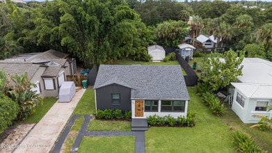 Building Photo - 509 E Fee Ave