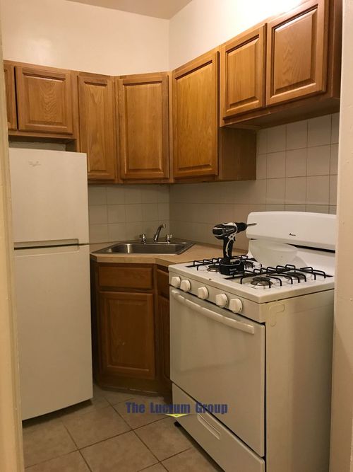 Foto del edificio - 220 E 18th St