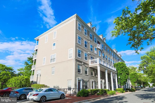 Building Photo - 1405 Roundhouse Ln