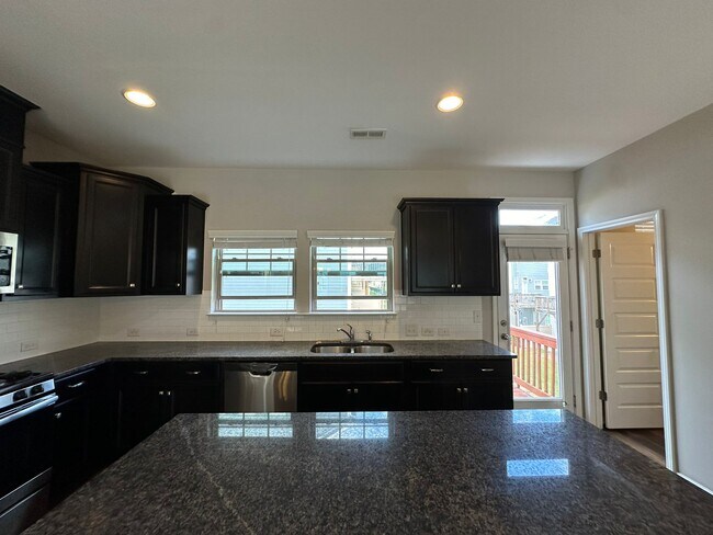 Foto del edificio - 826 Richmont Grove Ln